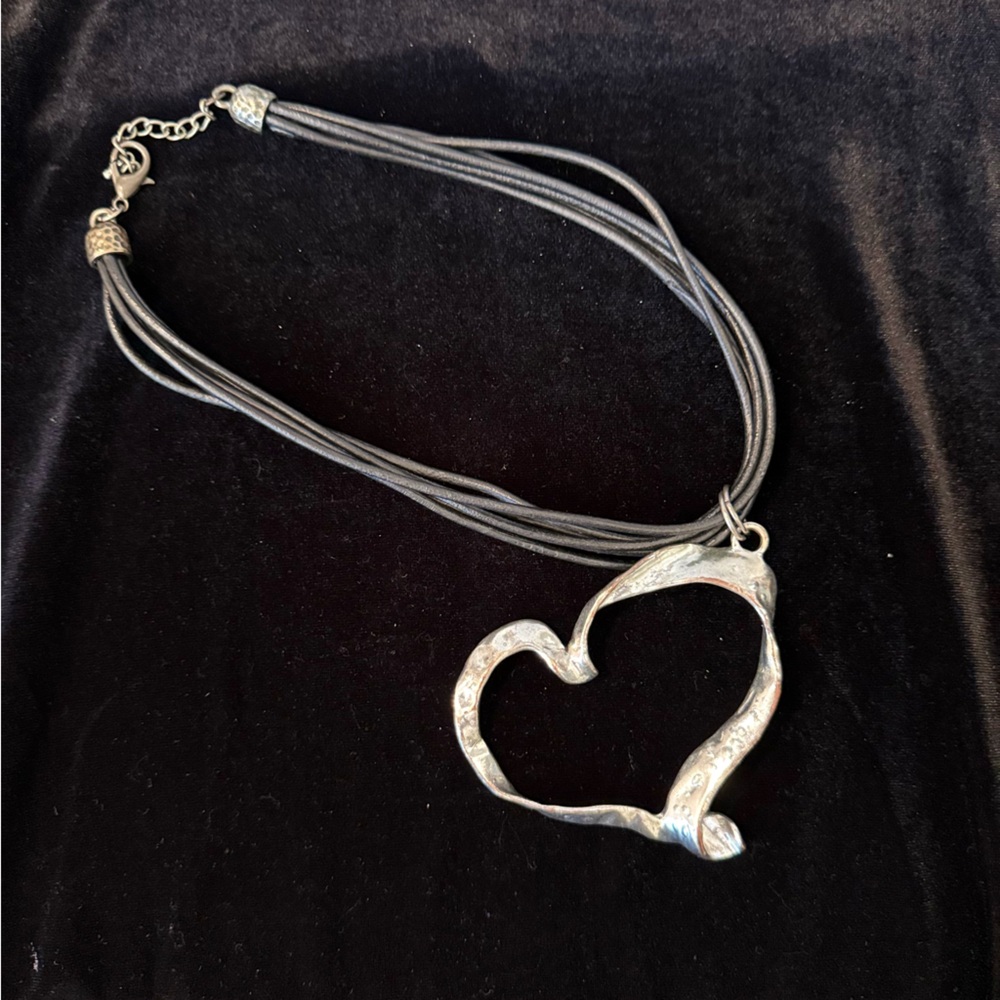 Elegant Silver Pendant Necklace